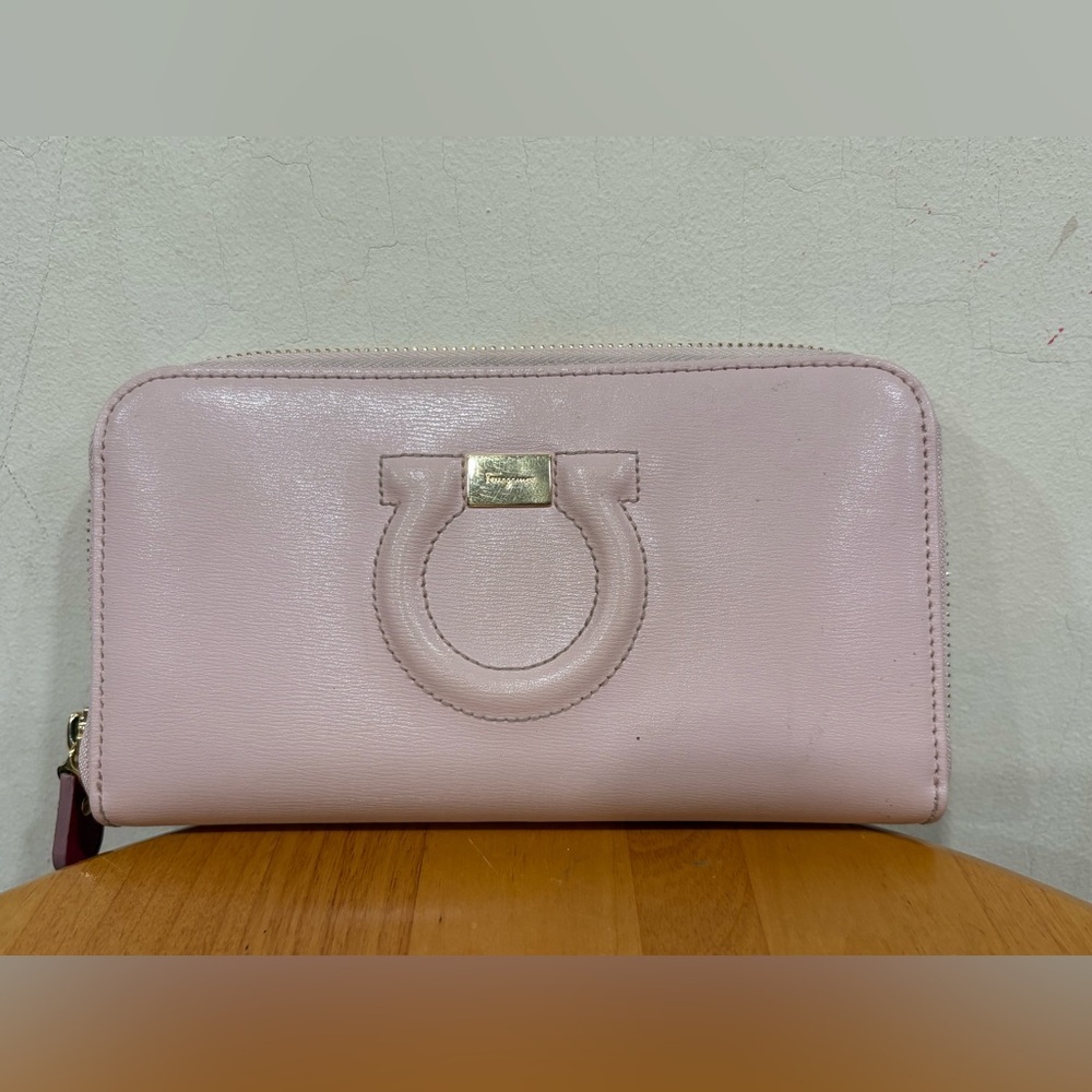 Salvatore Ferragamo Leather Continental Wallet, Pre-owned, Desert Rose Pink